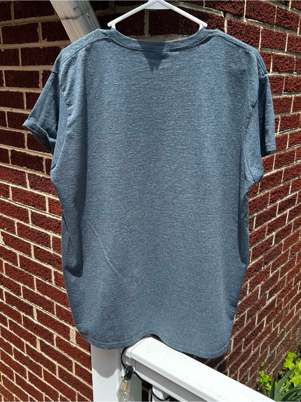 Gildan Heather Gray Crewneck Tee with Kentucky State emblem - Picture 4 of 4